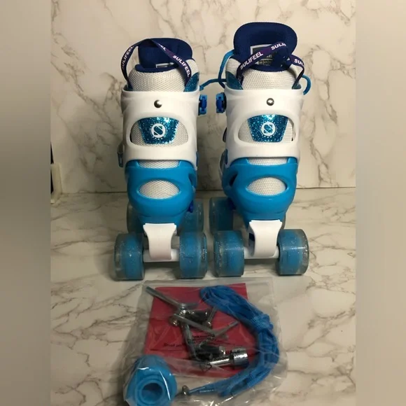SULIFEEL Ice Snow 4 Size Adjustable Light up Roller Skates for Kids - Picture 3 of 7